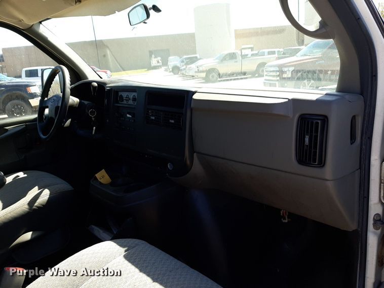 image for item DP2753 2007 Chevrolet Express 2500 van