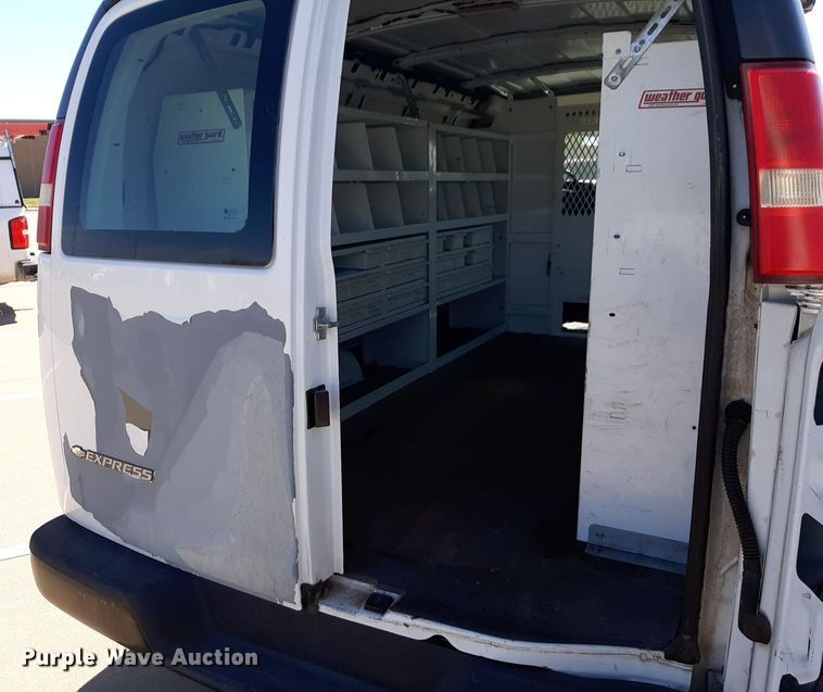 image for item DP2753 2007 Chevrolet Express 2500 van