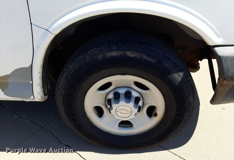 image for item DP2753 2007 Chevrolet Express 2500 van
