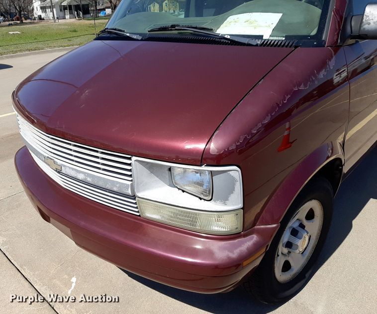 image for item DP2754 2004 Chevrolet Astro van