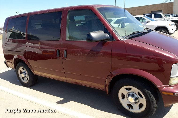 image for item DP2754 2004 Chevrolet Astro van