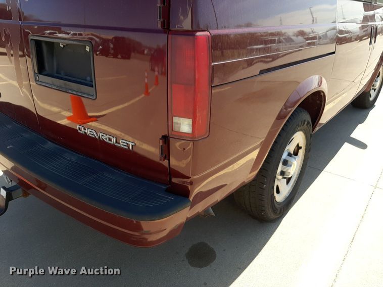 image for item DP2754 2004 Chevrolet Astro van