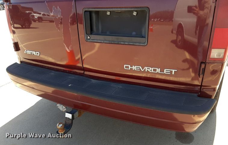 image for item DP2754 2004 Chevrolet Astro van