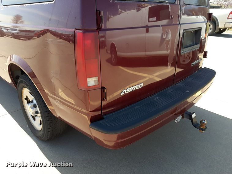 image for item DP2754 2004 Chevrolet Astro van