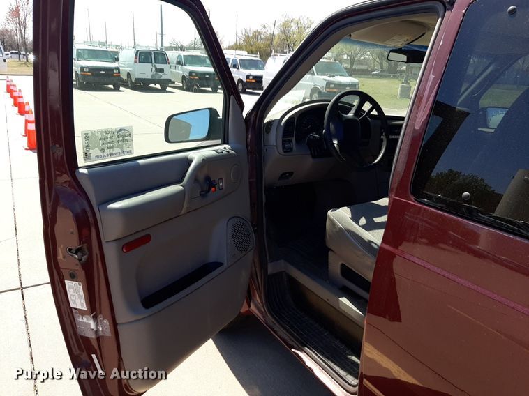 image for item DP2754 2004 Chevrolet Astro van