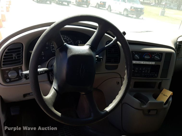 image for item DP2754 2004 Chevrolet Astro van