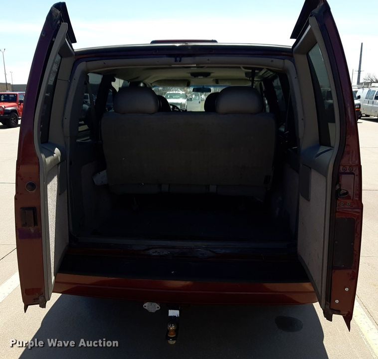 image for item DP2754 2004 Chevrolet Astro van