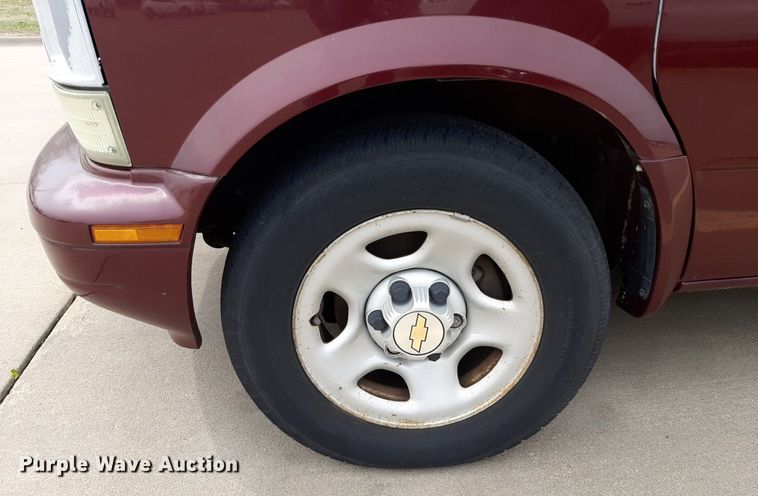 image for item DP2754 2004 Chevrolet Astro van