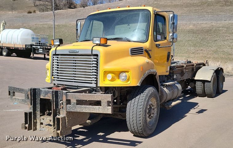 image for item DP3446 2007 Freightliner  M2 hook lift truck