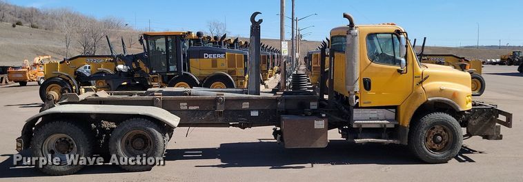 image for item DP3446 2007 Freightliner  M2 hook lift truck