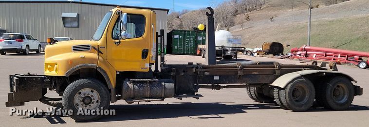 image for item DP3446 2007 Freightliner  M2 hook lift truck