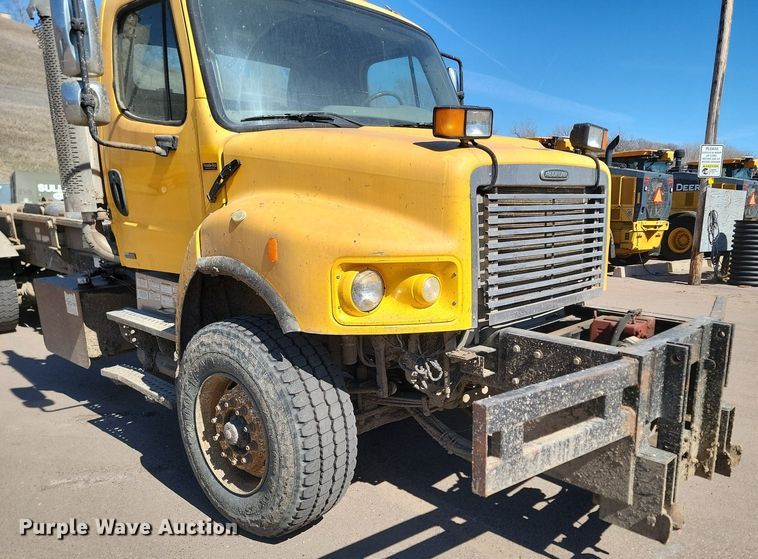 image for item DP3446 2007 Freightliner  M2 hook lift truck