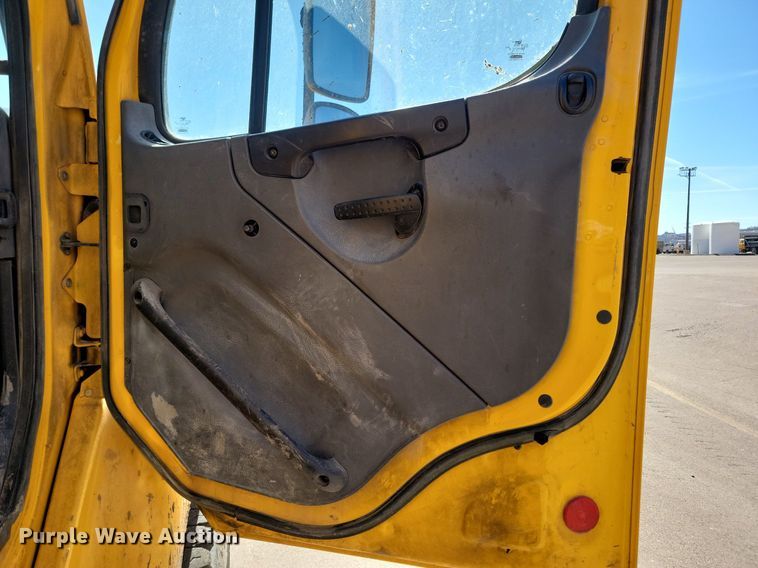 image for item DP3446 2007 Freightliner  M2 hook lift truck