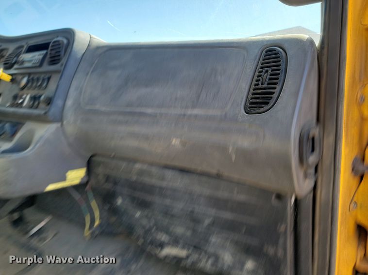 image for item DP3446 2007 Freightliner  M2 hook lift truck