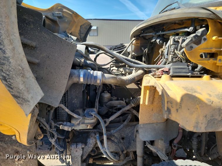 image for item DP3446 2007 Freightliner  M2 hook lift truck