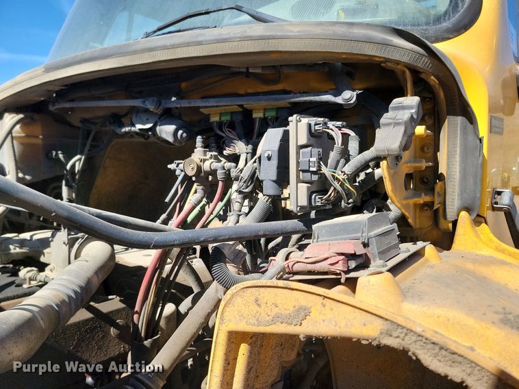 image for item DP3446 2007 Freightliner  M2 hook lift truck