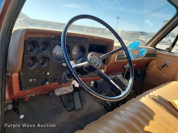 image for item DP3448 1988 Chevrolet  C70 dump flatbed truck