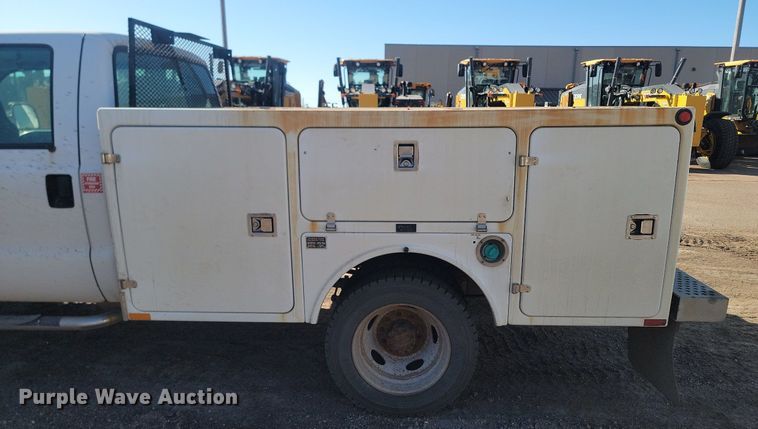 image for item DP3460 2007 Ford  F550 Super Duty XL Crew Cab utility / service truck