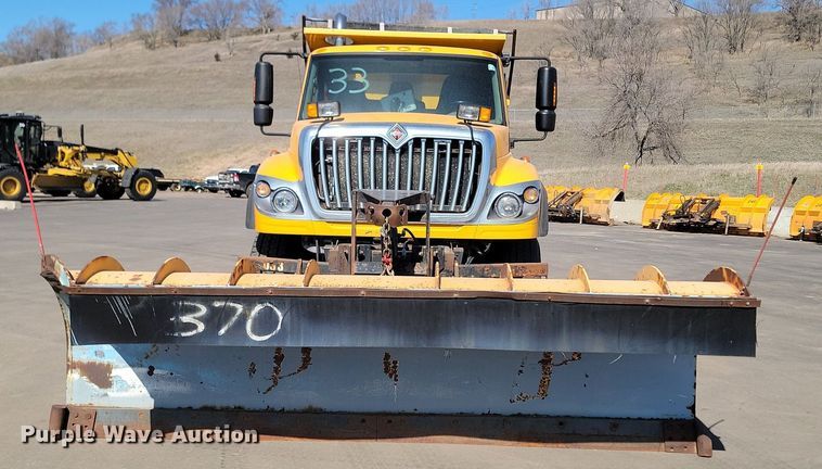 image for item DP3472 2013 International  7500 dump truck