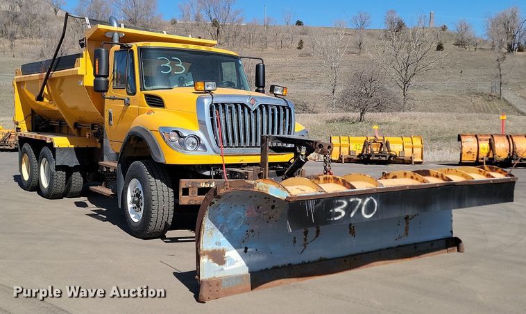 image for item DP3472 2013 International  7500 dump truck