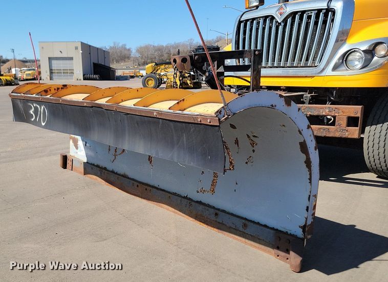 image for item DP3472 2013 International  7500 dump truck