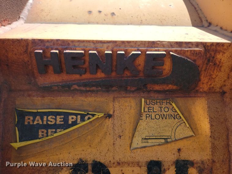 image for item DP3472 2013 International  7500 dump truck