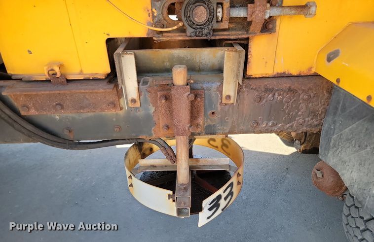 image for item DP3472 2013 International  7500 dump truck