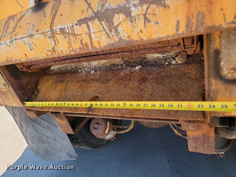 image for item DP3472 2013 International  7500 dump truck