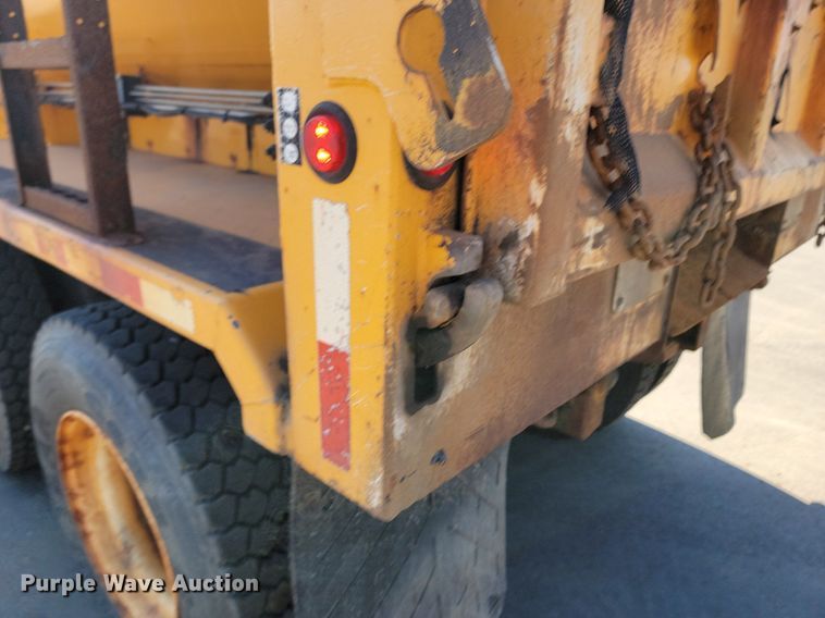 image for item DP3472 2013 International  7500 dump truck