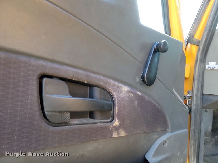 image for item DP3472 2013 International  7500 dump truck