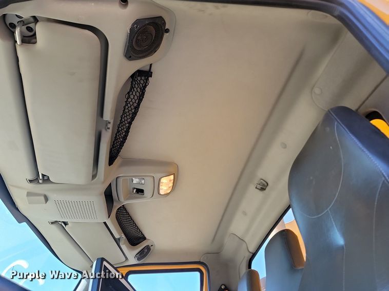 image for item DP3472 2013 International  7500 dump truck