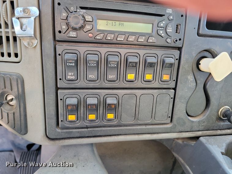 image for item DP3472 2013 International  7500 dump truck