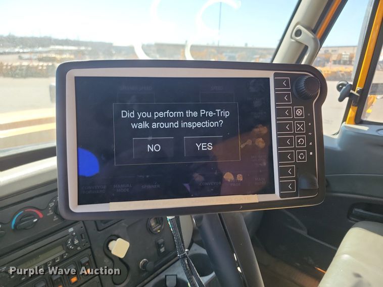 image for item DP3472 2013 International  7500 dump truck