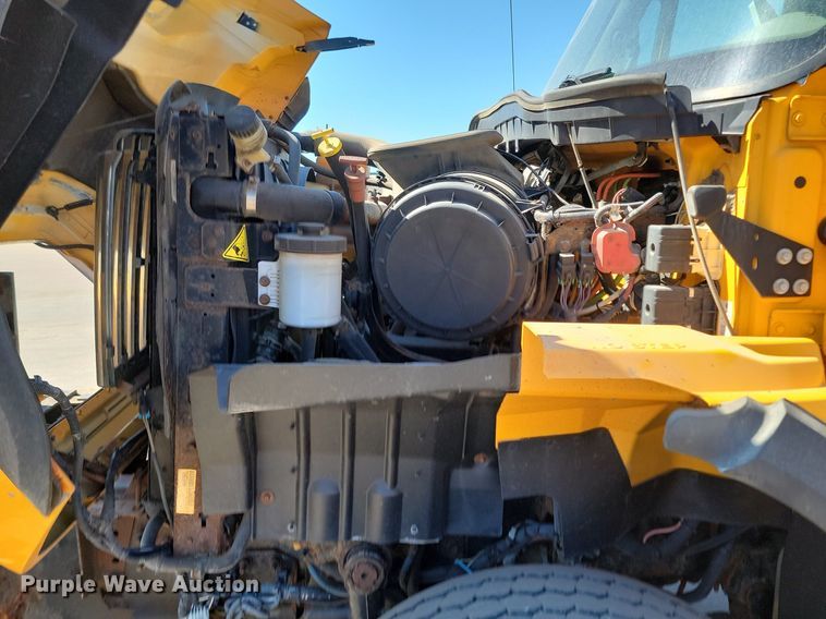 image for item DP3472 2013 International  7500 dump truck