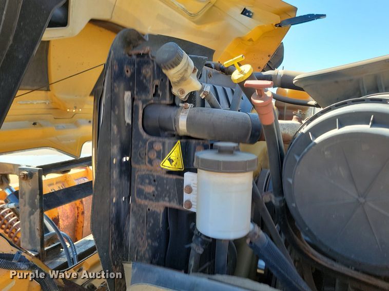 image for item DP3472 2013 International  7500 dump truck