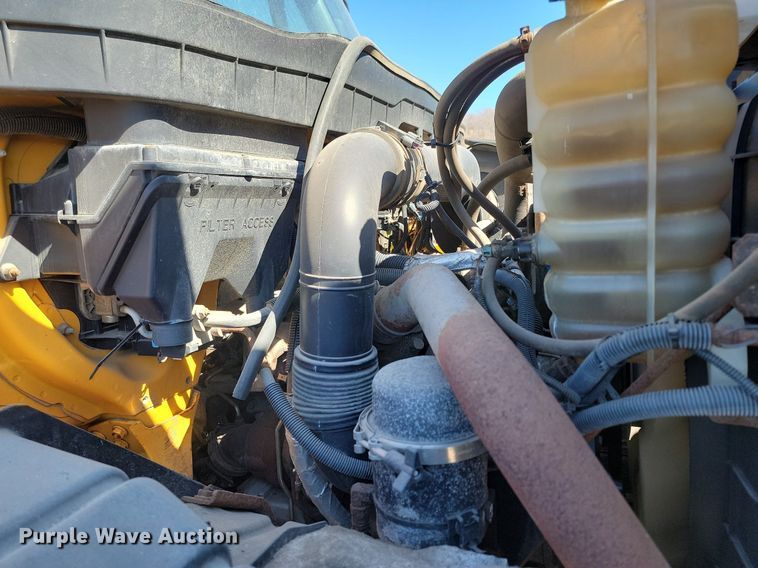 image for item DP3472 2013 International  7500 dump truck