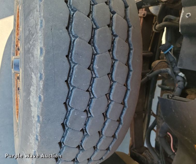 image for item DP3472 2013 International  7500 dump truck