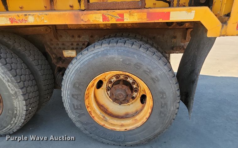 image for item DP3472 2013 International  7500 dump truck