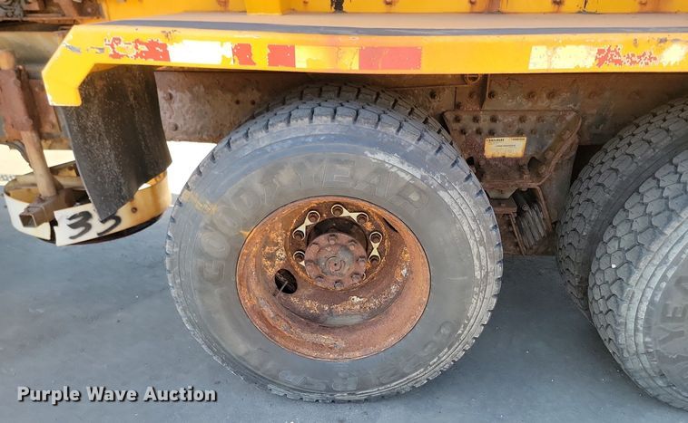 image for item DP3472 2013 International  7500 dump truck