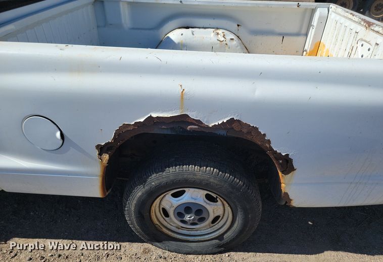 image for item DP3484 2004 Dodge  Dakota Club Cab pickup truck