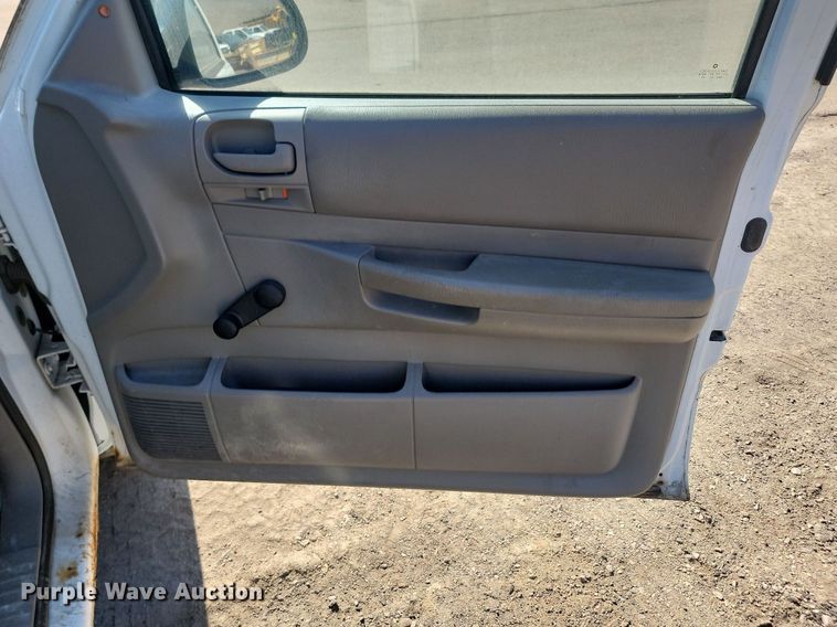 image for item DP3484 2004 Dodge  Dakota Club Cab pickup truck