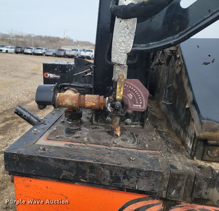 image for item DP3502 2017 Stepp Mfg. OKJ 275  crack sealer