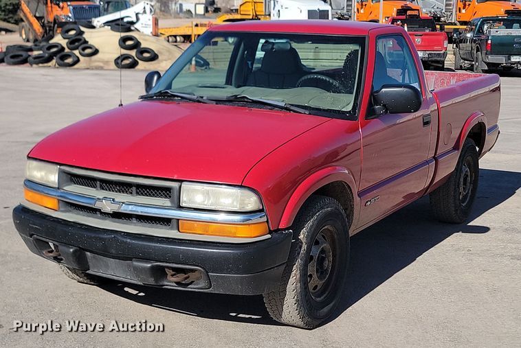 image for item DP3512 1998 Chevrolet  S10 pickup truck