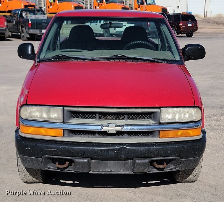 image for item DP3512 1998 Chevrolet  S10 pickup truck