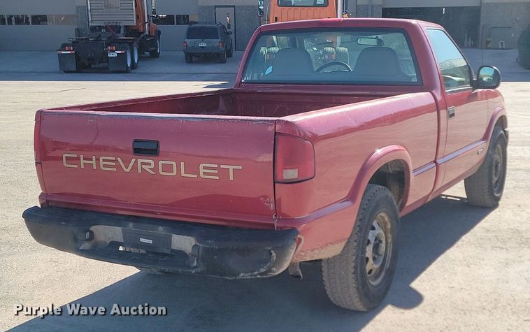 image for item DP3512 1998 Chevrolet  S10 pickup truck