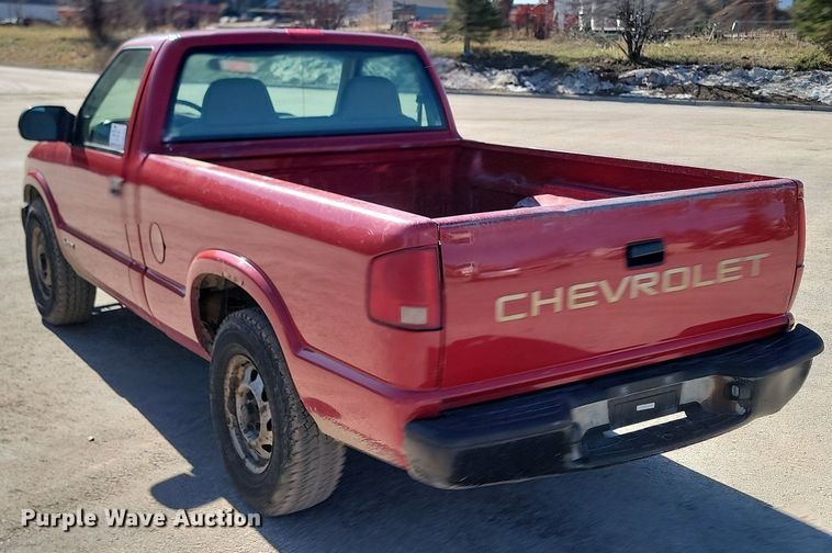 image for item DP3512 1998 Chevrolet  S10 pickup truck