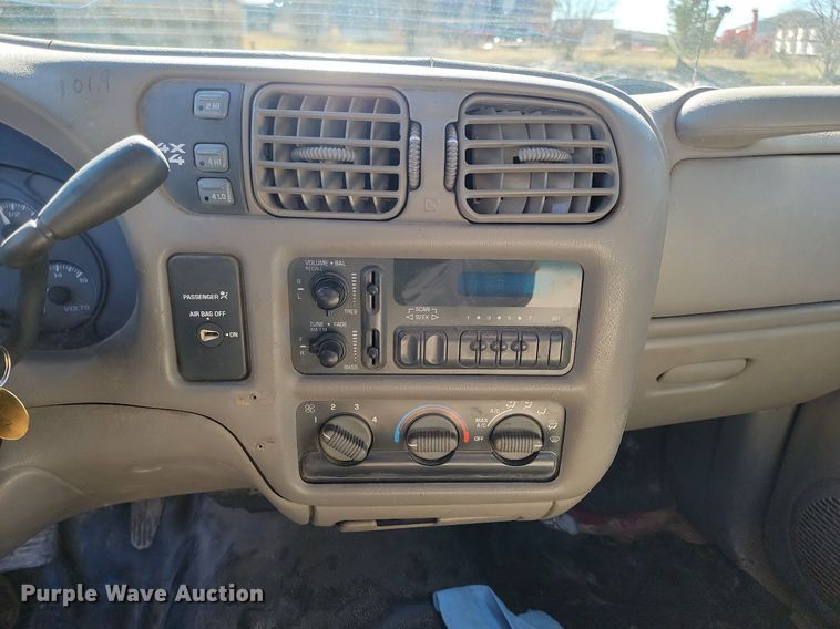 image for item DP3512 1998 Chevrolet  S10 pickup truck