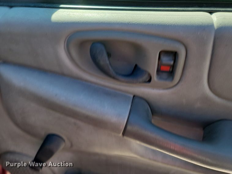 image for item DP3512 1998 Chevrolet  S10 pickup truck