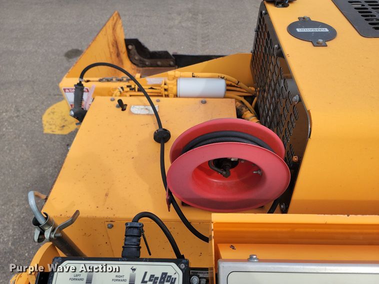 image for item DP3516 2007 LeeBoy L8515 RE paver