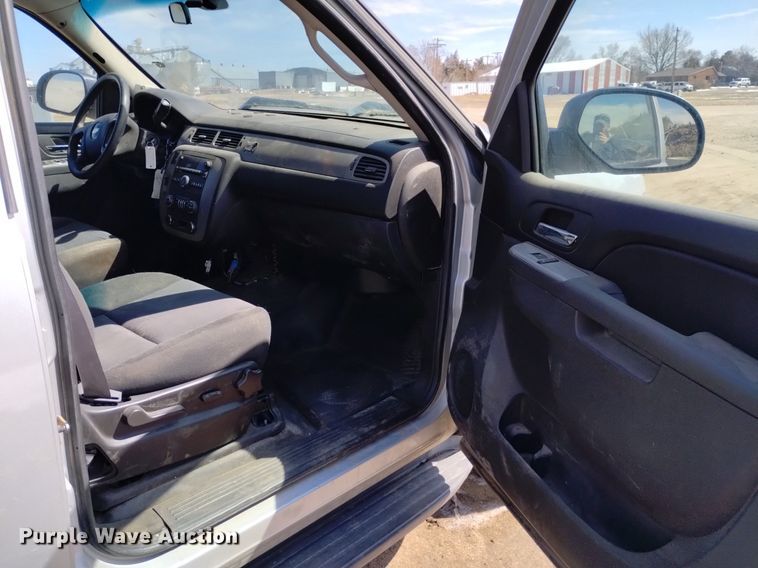 image for item DQ6035 2011 Chevrolet Tahoe Police  SUV